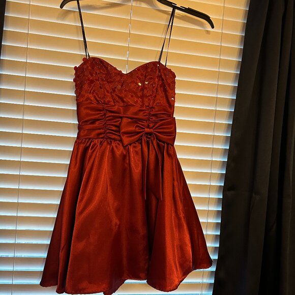 NWT Size 5/6 Ruby colored strapless formal dress - Picture 4 of 13